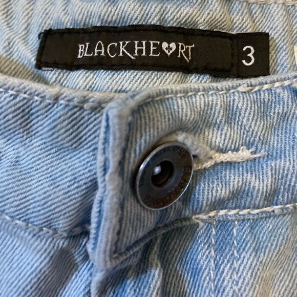 Black heart high waisted shorts - Picture 3 of 5